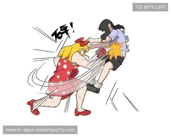 左勾拳低扫组合展现极高技术